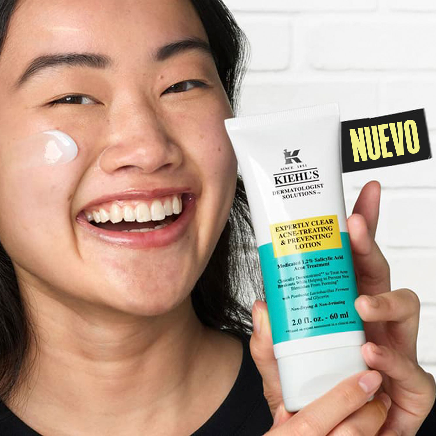 FACE EXPERTLY CLEAR BLEMISH TREATING AND PREVENTING LOTION (TRATAMIENTO HIDRATANTE PARA ACNÉ)